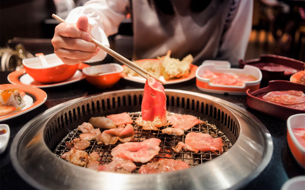🍜 Guía Rápida: Qué Comer en Japón Ciudad por Ciudad (Tokio, Kioto y Osaka)